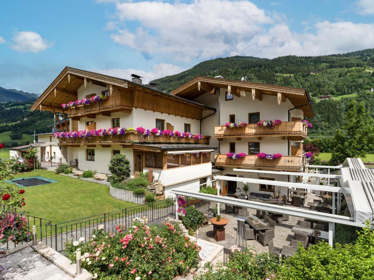 Landhaus Alpenherz Aschau Im Zillertal Bagian luar foto